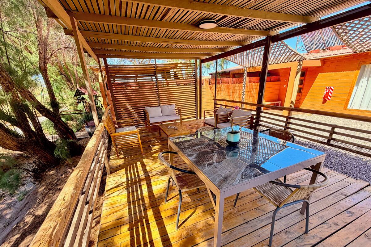 2 bedrooms, individually decorated, individually furnished