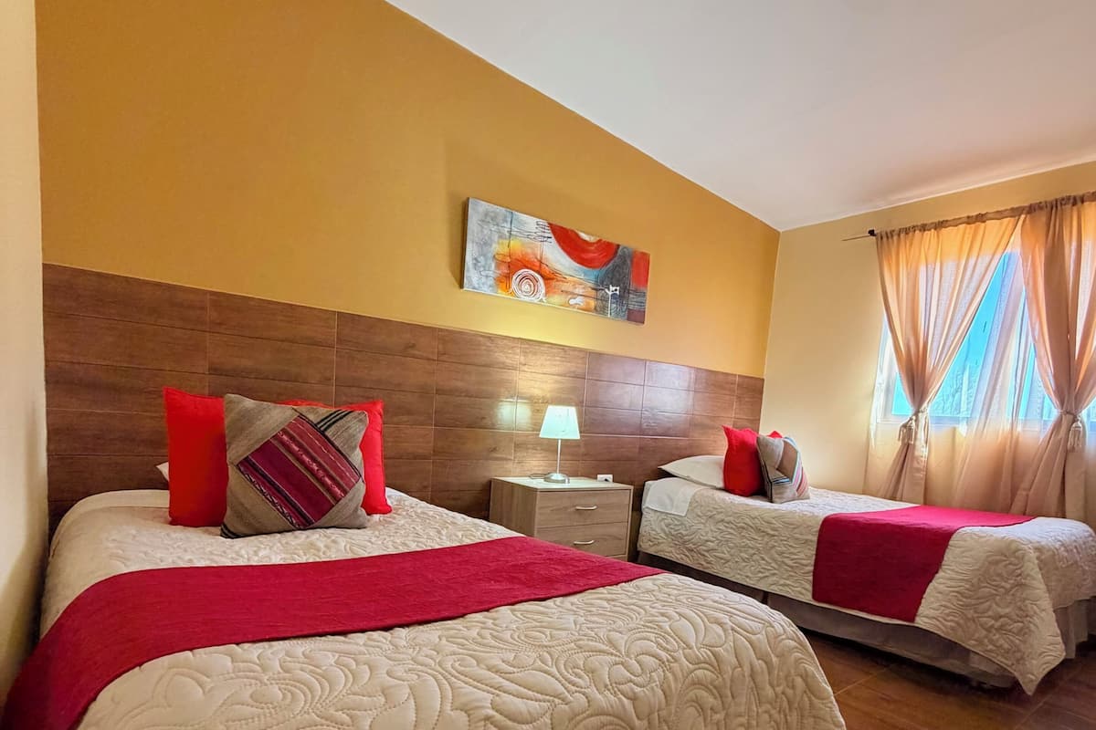 Familjelägenhet - 2 sovrum (Tepa) | Individuell inredning, unika möbler och mörkläggningsgardiner