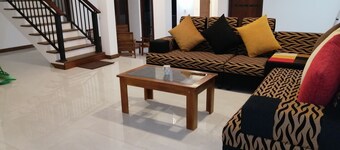 WEERAMANS Villa en 03-roms splitter ny to etasjers hjem