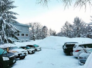 Parking - Lodge Raven (Myoko)