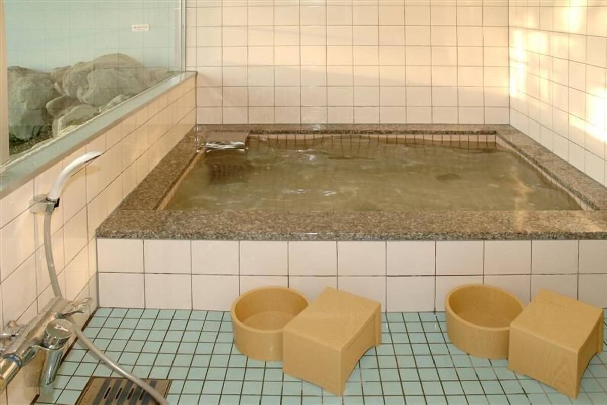 Bathroom | Free toiletries, hair dryer, bidet