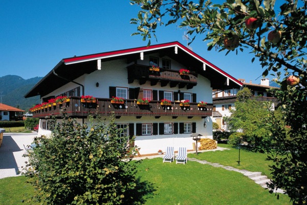 Landhaus Schmid (DE Schönau am Königssee) - Nixdorf Simone - 37149-Hausansicht
