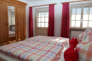 1 Schlafzimmer, Bügeleisen/Bügelbrett, kostenloses Internet, Bettwäsche