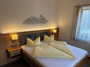 1 bedroom, internet, bed sheets