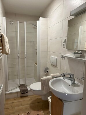Shower, towels