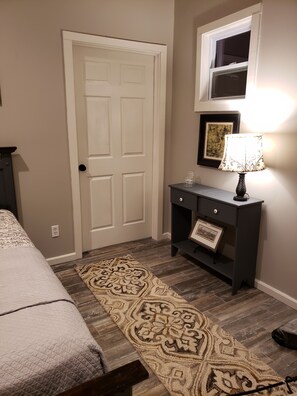 1 bedroom, iron/ironing board, free WiFi, bed sheets - BirdDog Farm Cabin #2       (Dixon Springs)