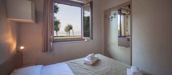 Bungalow with air conditioning and parking