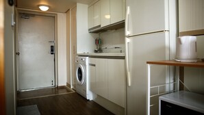 Studio dành cho gia đình | Bếp riêng | Dụng cụ pha cà phê/trà, tủ lạnh, lò vi sóng, ấm điện 