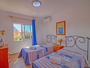 5 soverom, strykejern/-brett, reiseseng for barn og wi-fi (inkludert)