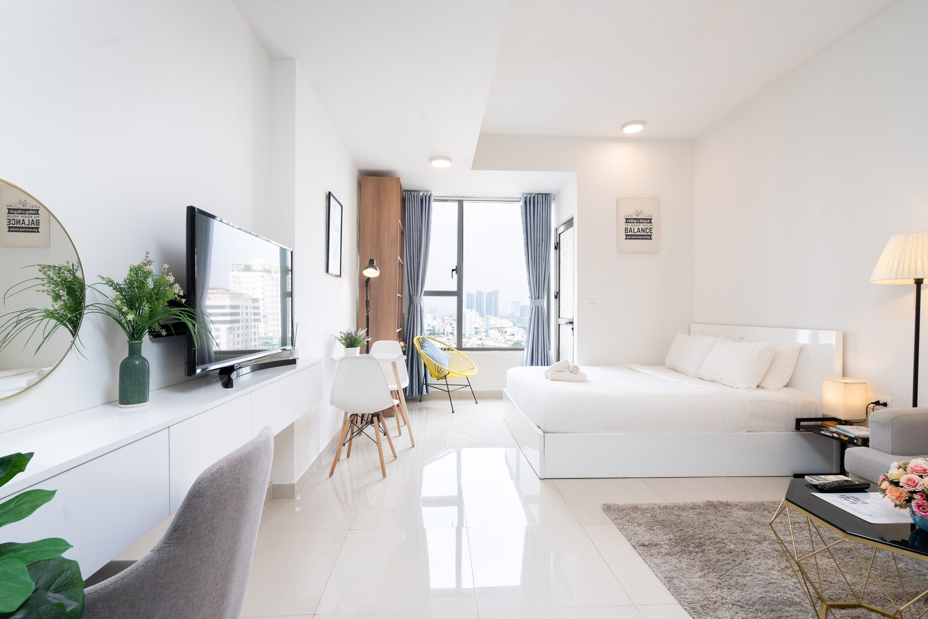 Standard Studio | In-room safe, desk, laptop workspace, soundproofing