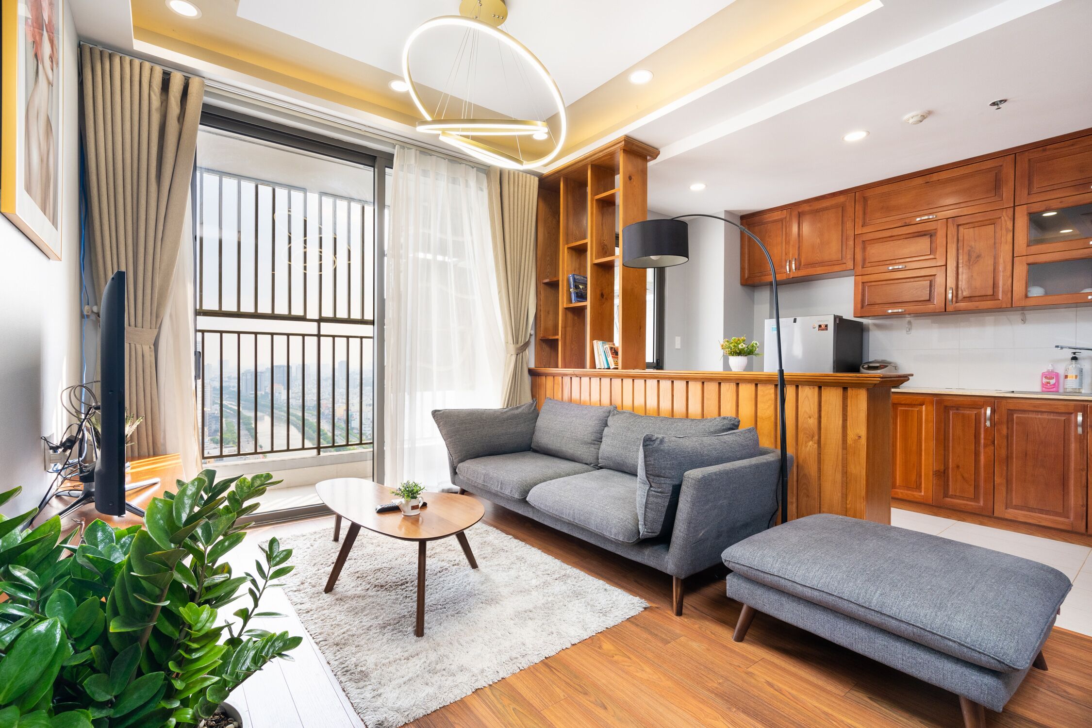 Apartment, 3 Bedrooms | In-room safe, desk, laptop workspace, soundproofing