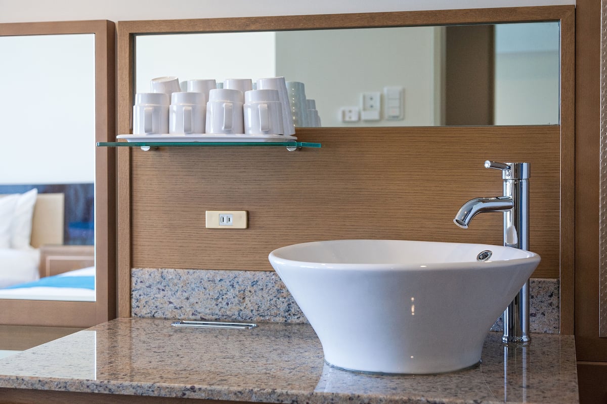 lch. suite room | free wifi, bed sheets