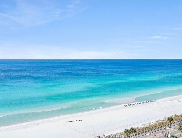 On the beach, sun loungers - SURFSIDE RESORT 1204.....2 Bedroom/2 Bath
FREE BEACH SERVICE & REMODELED KITCHEN (Miramar Beach)