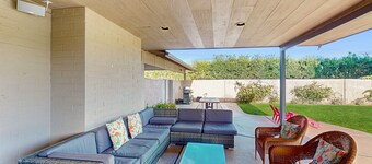 Large home w/ a full kitchen, furnished patio, & private, outdoor pool