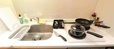 Fridge, microwave, stovetop, electric kettle