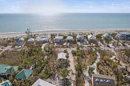 The Bungalow - Captiva Beach Cottage on Turner Beach