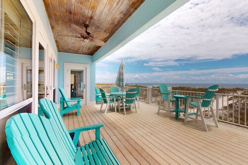 Upscale, gulf front beach house w/incredible views & free WiFi