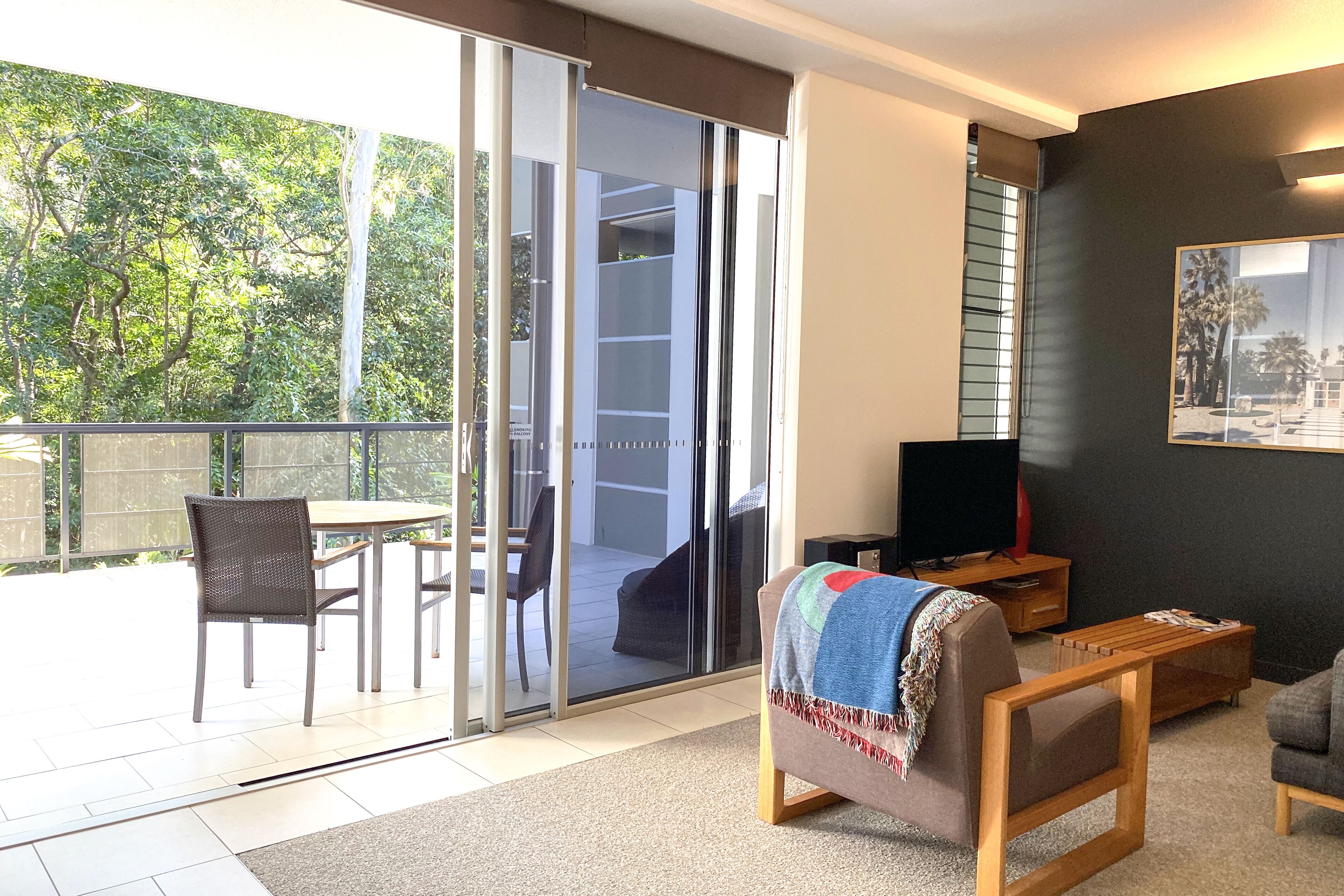 \"Sundeck Retreat\" - Private Luxury Near the Beach. — image 5