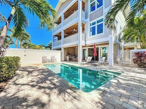 King beds-NO Bunks, Private Pool, 2-car Garage