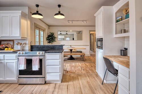 5 Bedroom, 3 Bath House! With Brand New Hot Tub!
