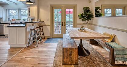 Gorgeous 5bd/3bath Eugene home with Hot tub!! 5 minute walk to University!!