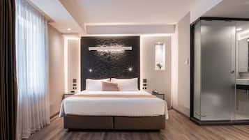 Premium Corner Room | Minibar, in-room safe, soundproofing, free WiFi