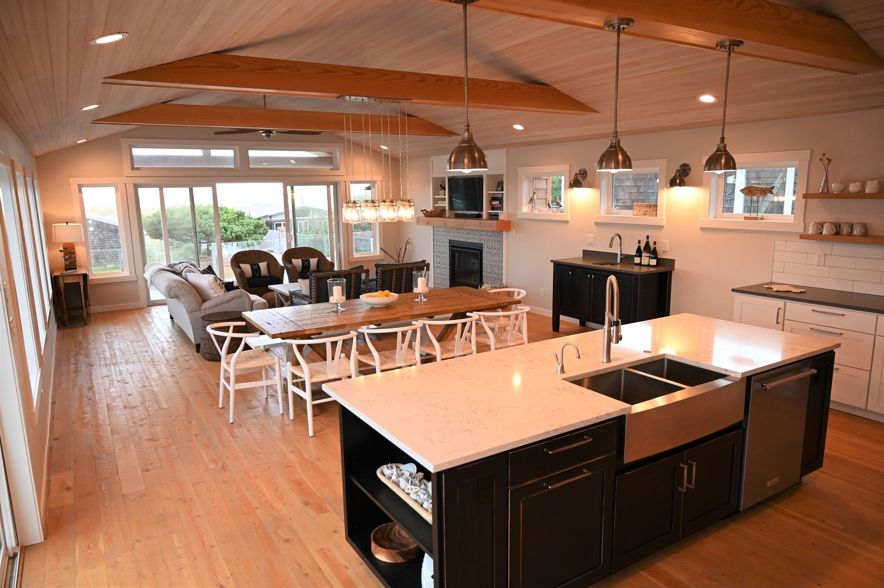 Beautiful New Home with Ocean, Beach and Sunset Views; 40A EV Charger