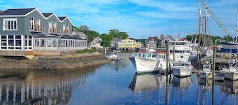 Kennebunk cottage w/ shared pool - close to beach