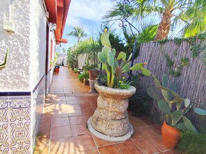 Exterior detail - Semi-detached villa with large terrace with BBQ and private pool (Cabo de Palos)