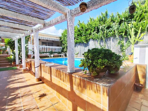 Semi-detached villa with large terrace with BBQ and private pool
