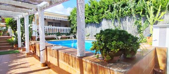 Semi-detached villa with large terrace with BBQ and private pool
