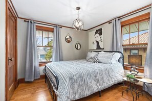 4 chambres, fer et planche à repasser, Wi-Fi gratuit, draps fournis