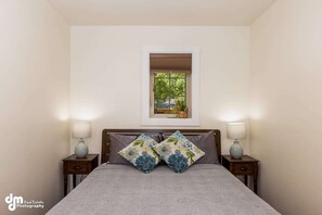 1 slaapkamer, een strijkplank/strijkijzer, wifi, beddengoed