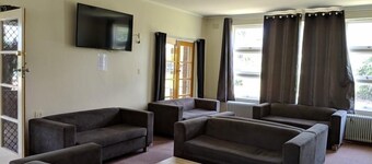 Young Budget Accommodation - Hostel