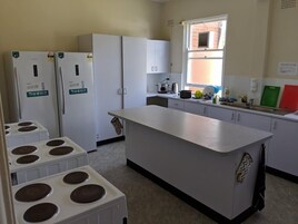 Refrigerador, microondas