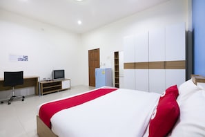 Soundproofing, free WiFi, bed sheets