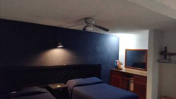 Rom – classic | Skrivebord for bærbar PC og wi-fi (inkludert)