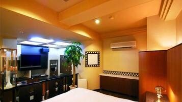 Soundproofing, free WiFi