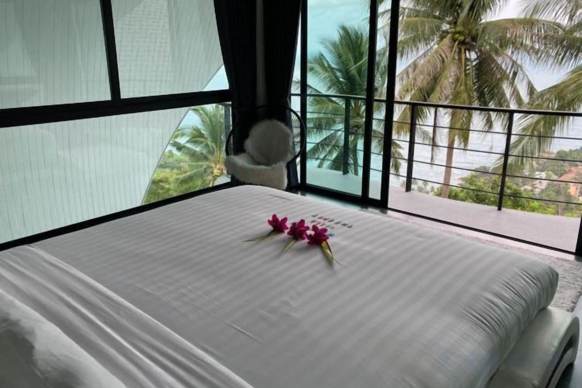 Premium bedding, Select Comfort beds, in-room safe, desk