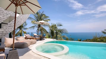 2 outdoor pools, pool loungers