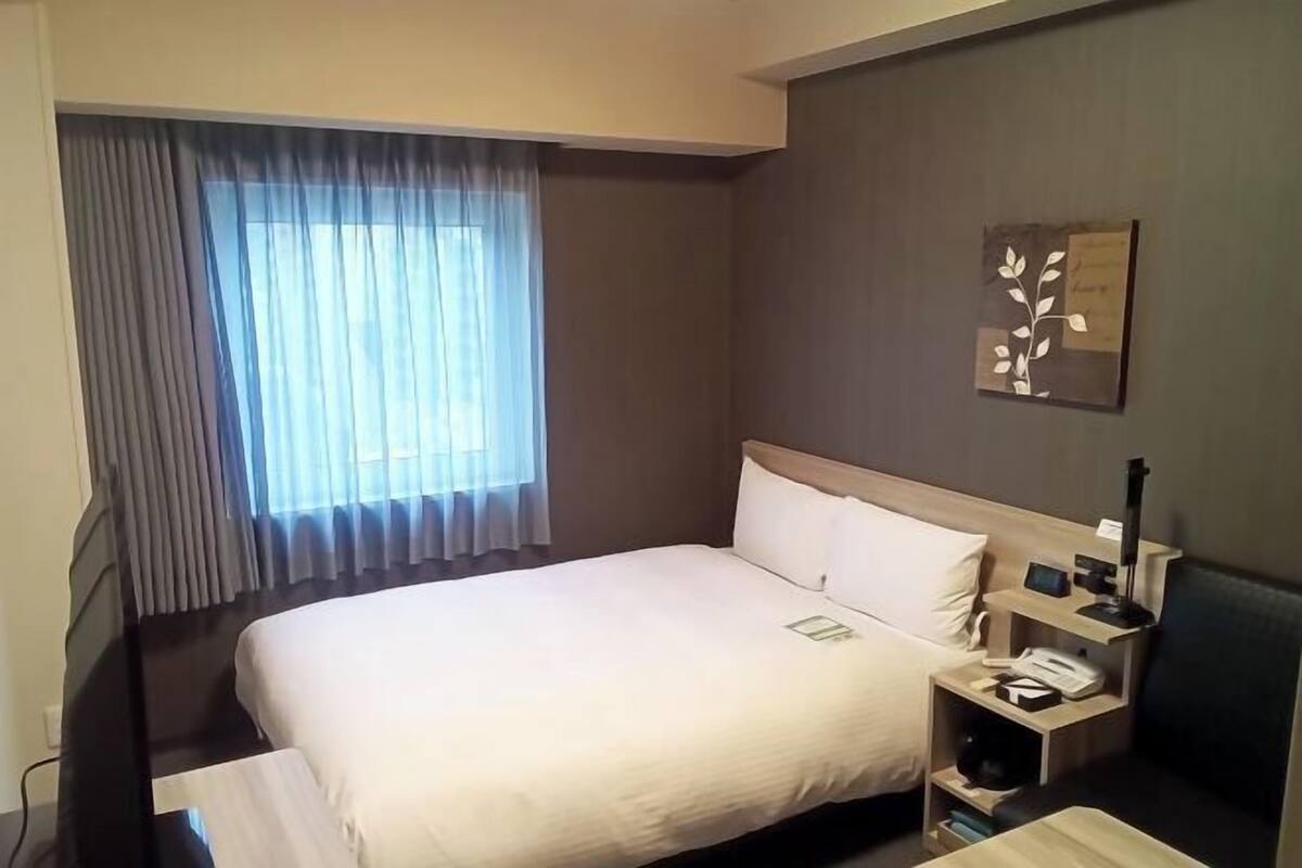 Escrivaninha, Wi-Fi de cortesia, roupa de cama