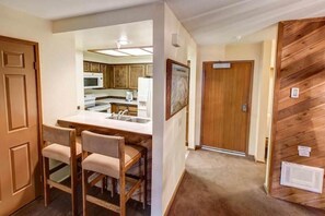 Condo, Multiple Beds (Aspen Creek #118) | Private kitchen