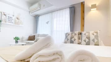 Studiolejlighed - ikke-ryger - balkon (202) | 1 soveværelse, skrivebord, strygejern/strygebræt, gratis Wi-Fi