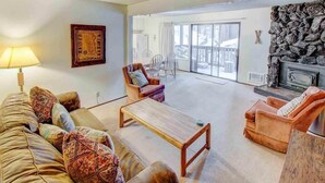 Living room - Sherwin Villas #52 (Mammoth Lakes)