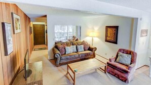 Living room - Sherwin Villas #52 (Mammoth Lakes)