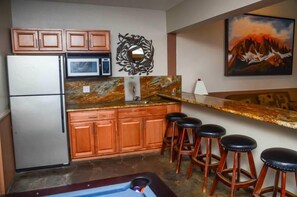 Private kitchen - Chamonix #025 (Mammoth Lakes)