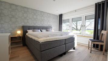 4 bedrooms, individually furnished, bed sheets