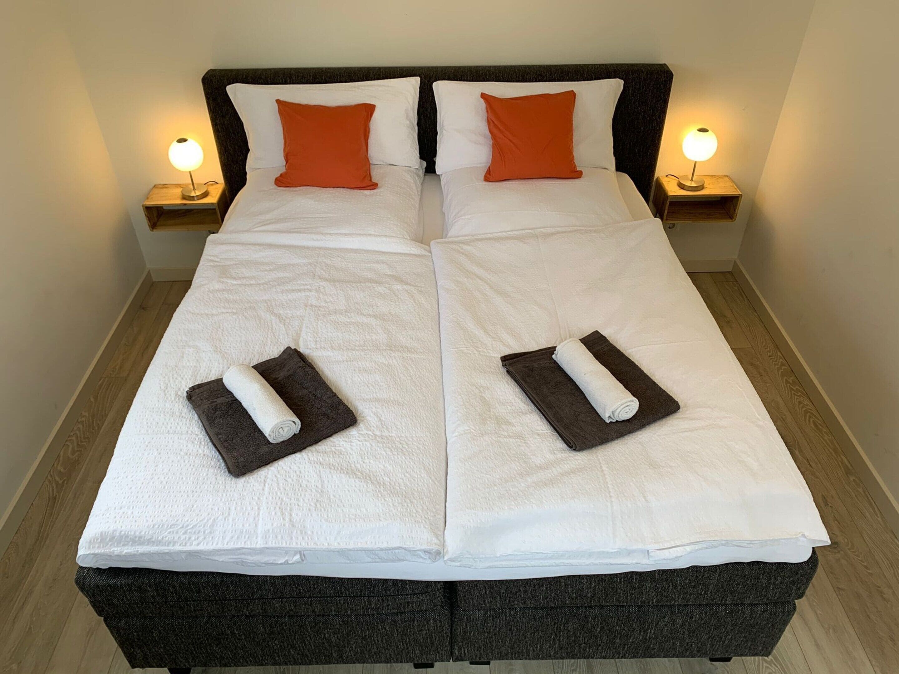 4 bedrooms, individually furnished, bed sheets