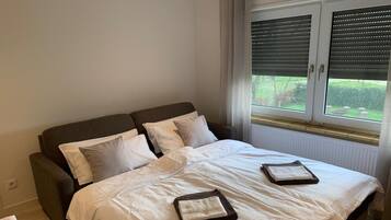4 bedrooms, individually furnished, bed sheets
