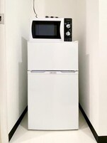 Fridge, microwave, stovetop, griddle